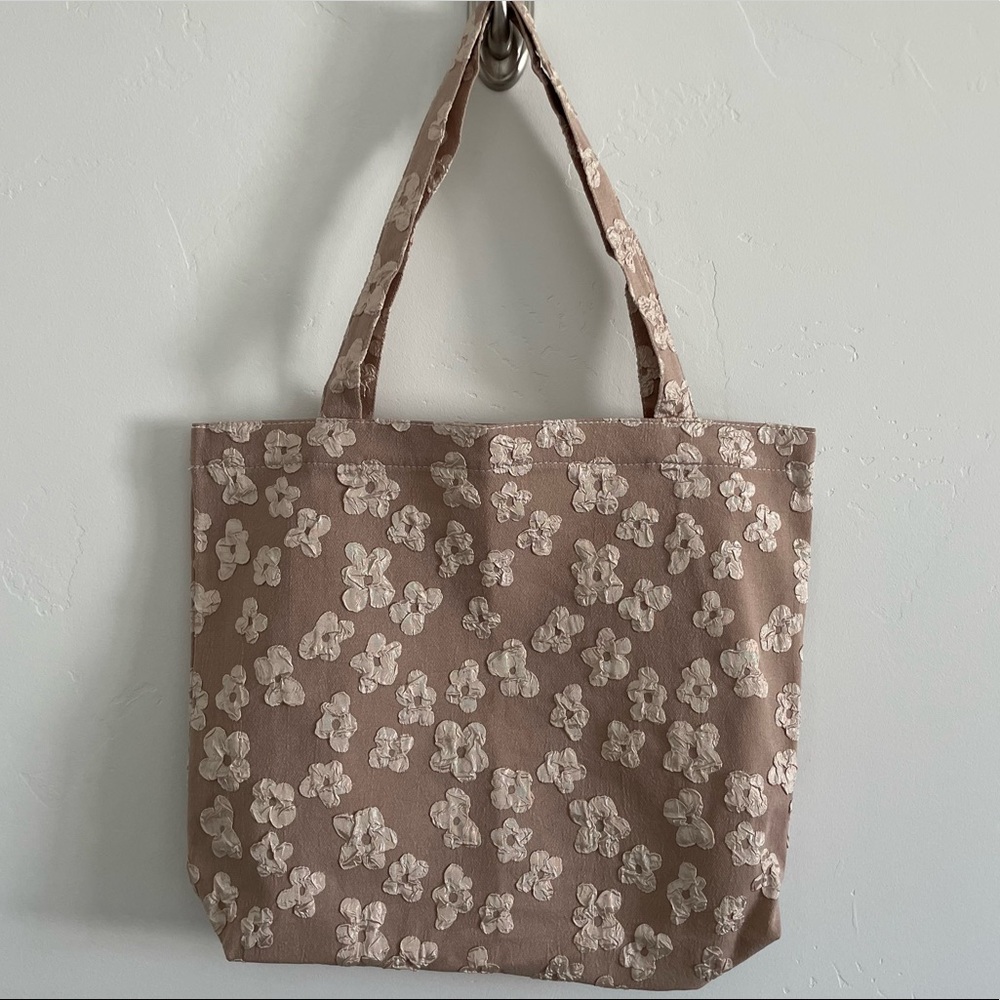 Beige neutral floral tote